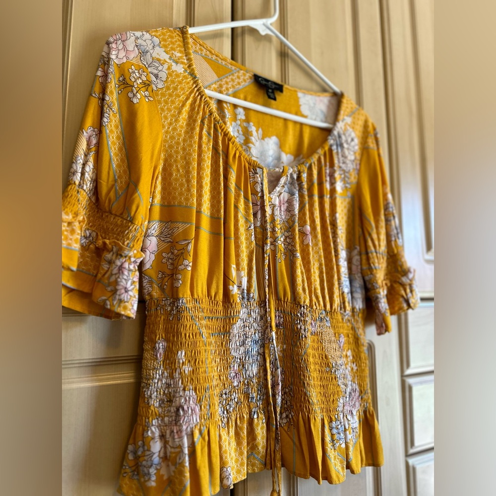 Jessica Simpson Women’s blouse- size M top